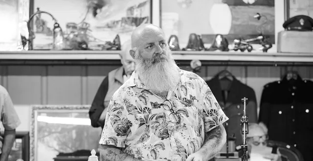 How to <br>Buy &amp; Sell image